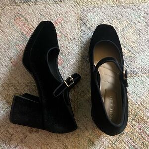 Kelly & Katie Black Heeled Mary Jane Pumps